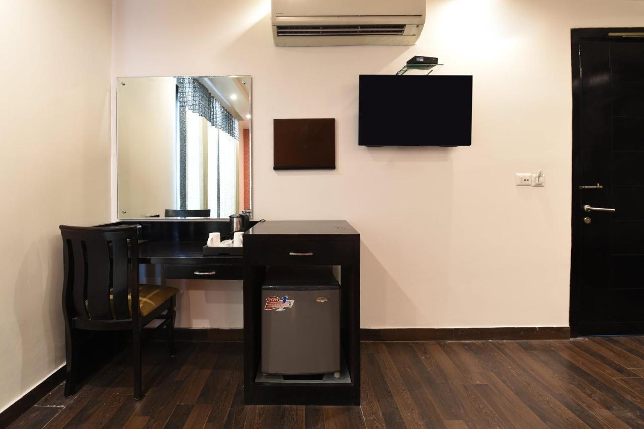 Oyo Flagship 18940 Hotel Swathi Neu-Delhi Exterior foto